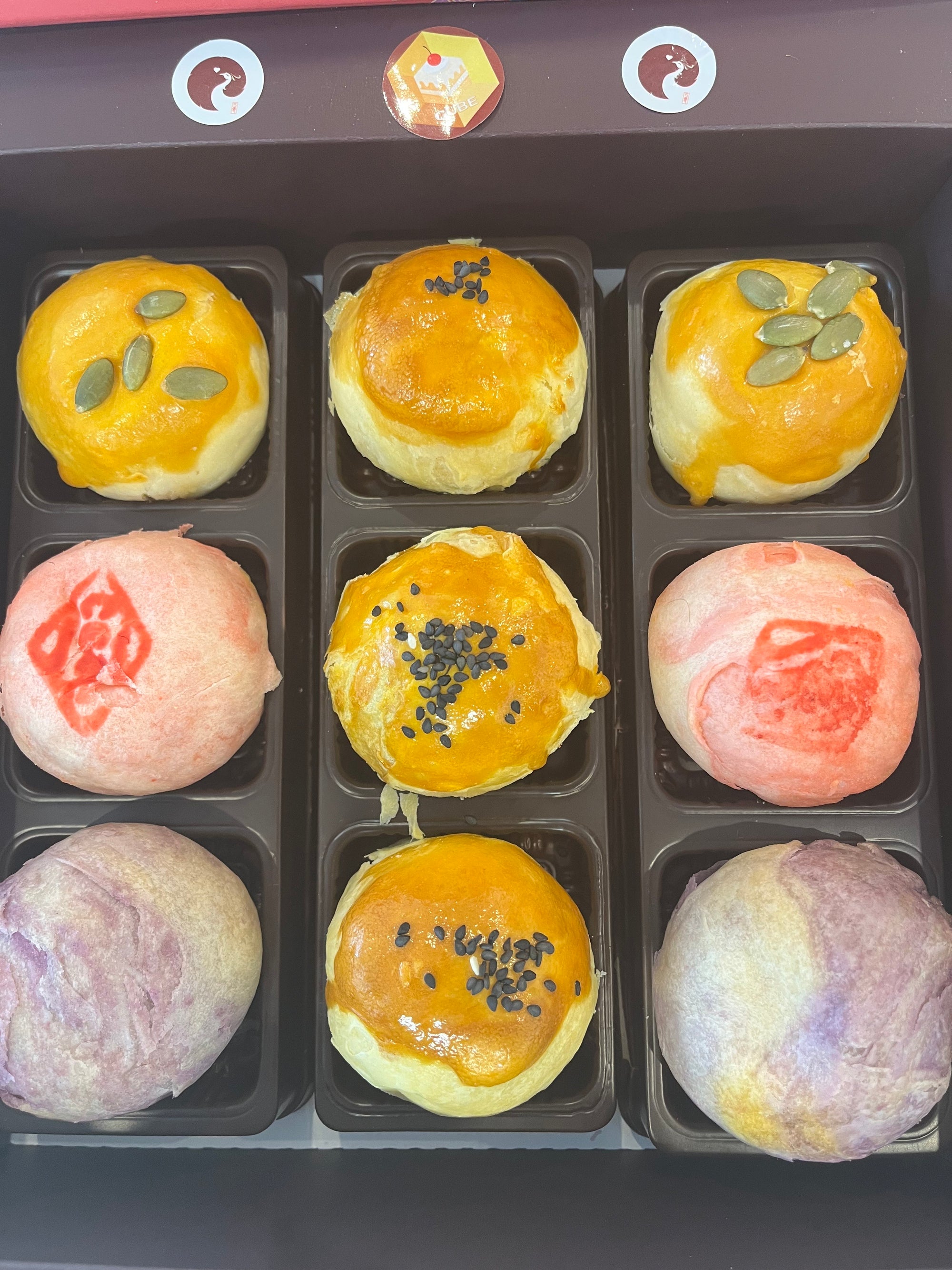 Salted Egg Yolk Pastry Gift Box 综合蛋黄酥礼盒