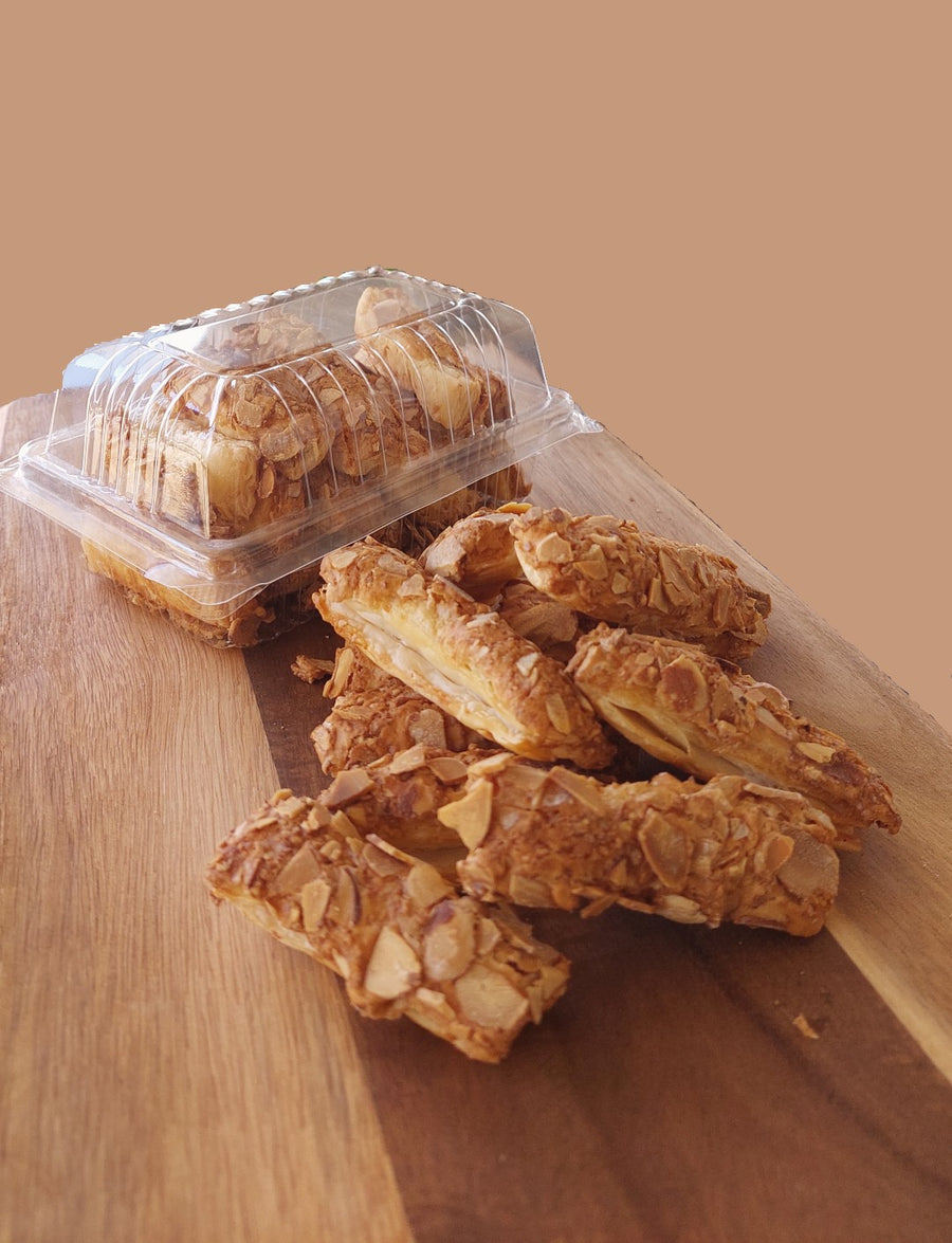 Almond Pastry Fingers 杏仁酥条