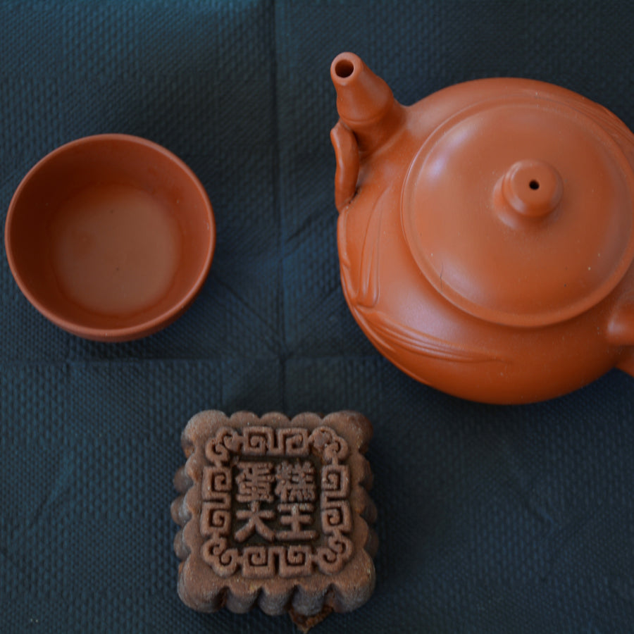 Momoyama Mooncake (Dark chocolate & Candied Papaya) 桃山月饼（黑巧密瓜）