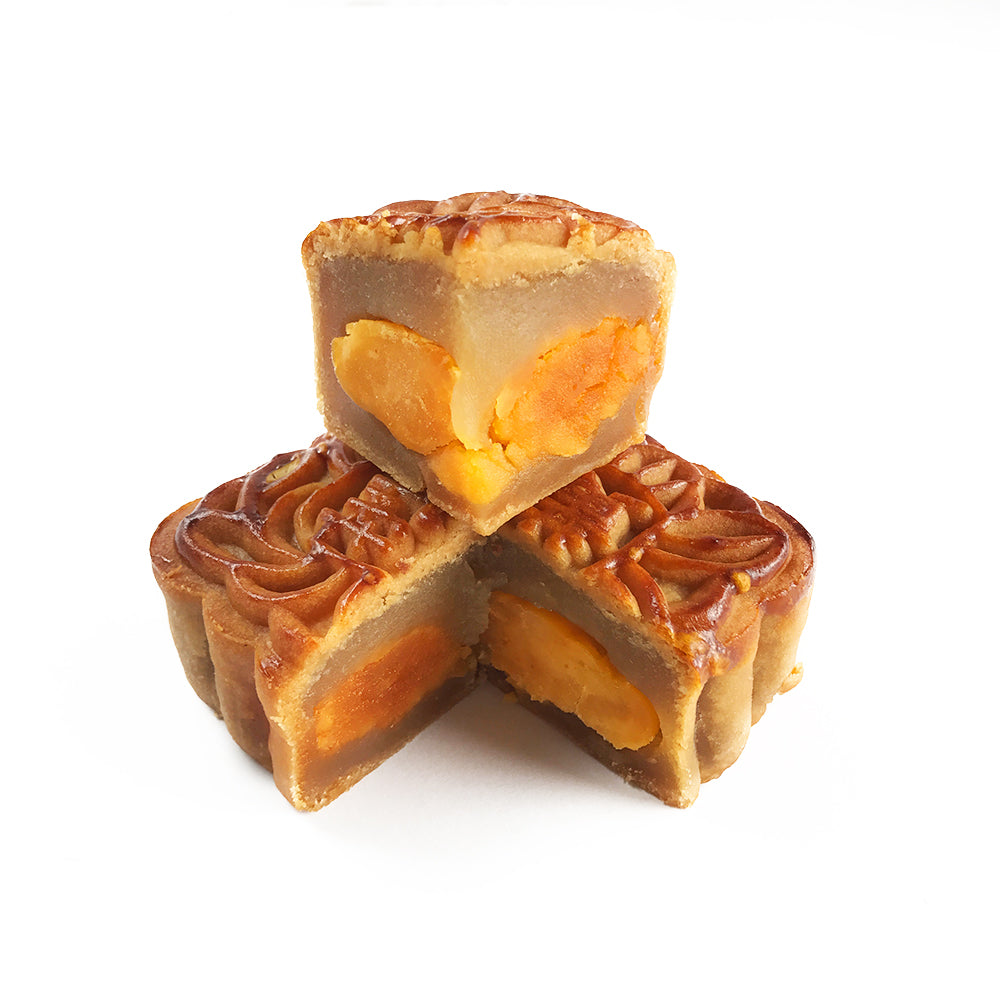 White Lotus & Double Yolk Mooncake 双黄莲蓉月饼